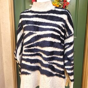 Cozy Sweater Animal Print NWT Textured